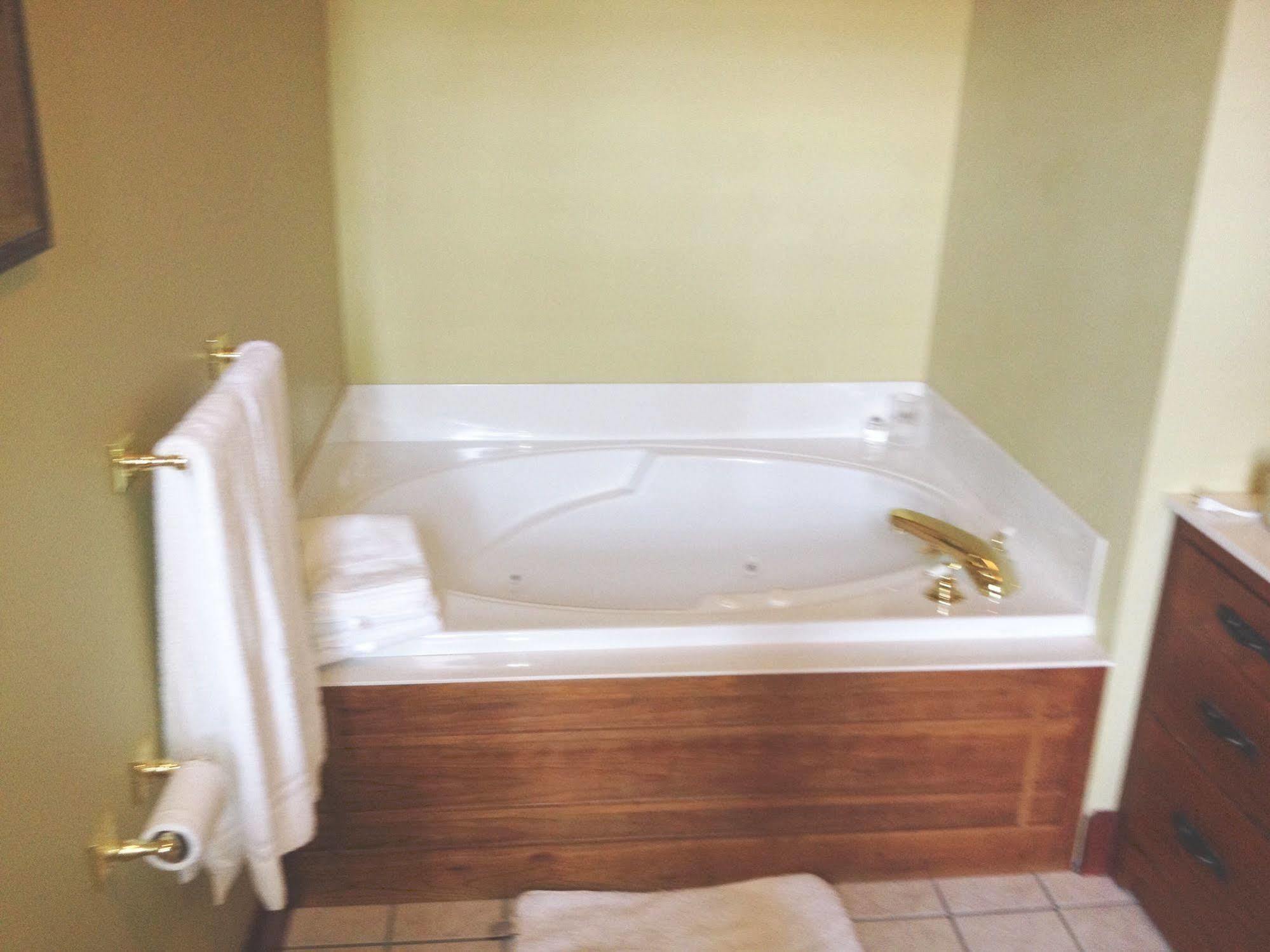 Main Street Bed and breakfast 3*